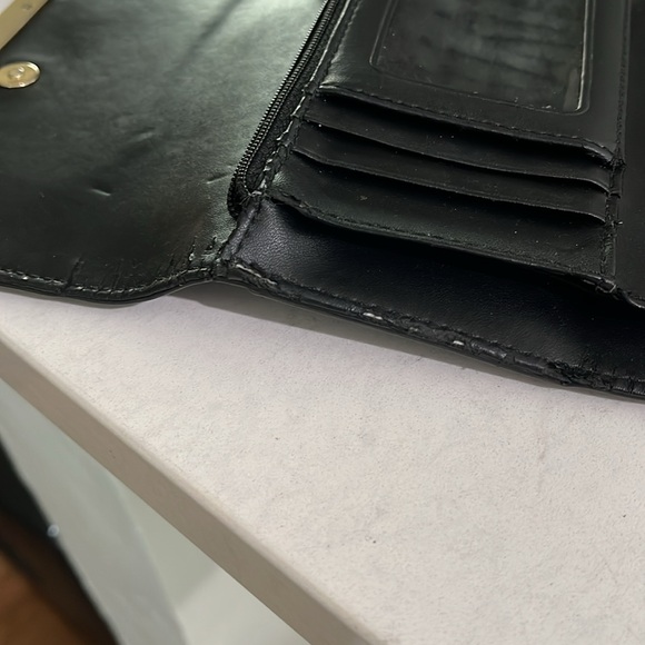 kate spade wallet. - Picture 4 of 10